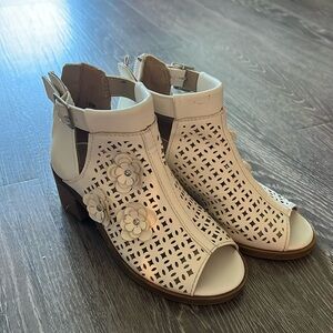 Cute Girl Shoes Peep Toe Bootie